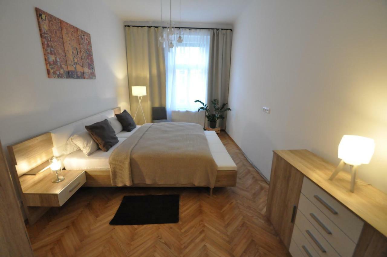 Jirina Appartments Prag Exterior foto