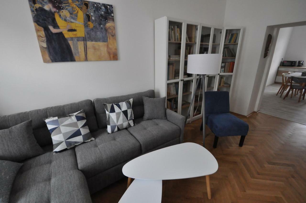 Jirina Appartments Prag Exterior foto