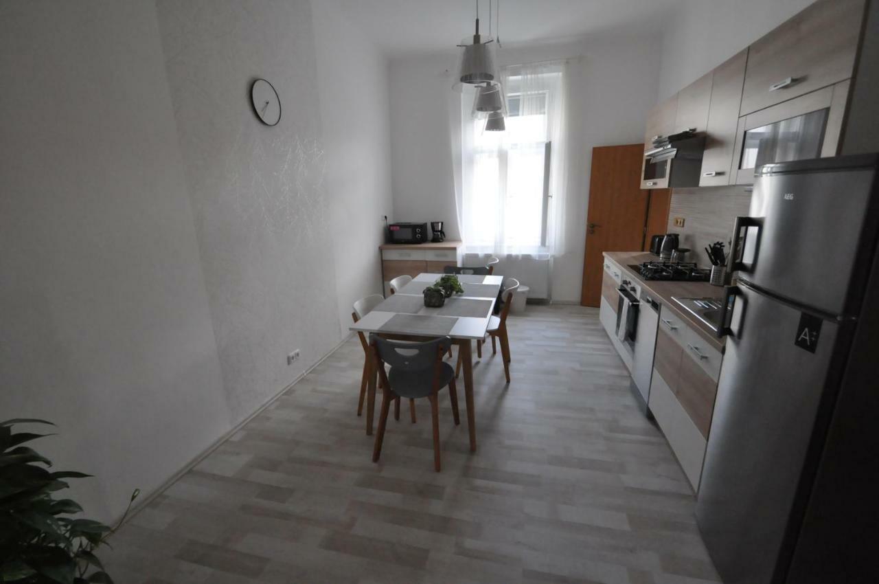 Jirina Appartments Prag Exterior foto